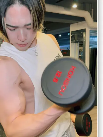 カイトの筋トレ姿をじっくり