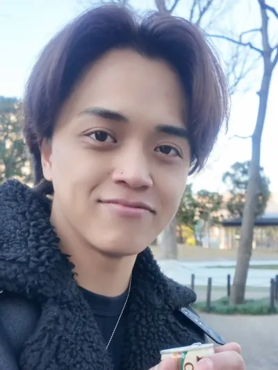 レンとベンチで座って